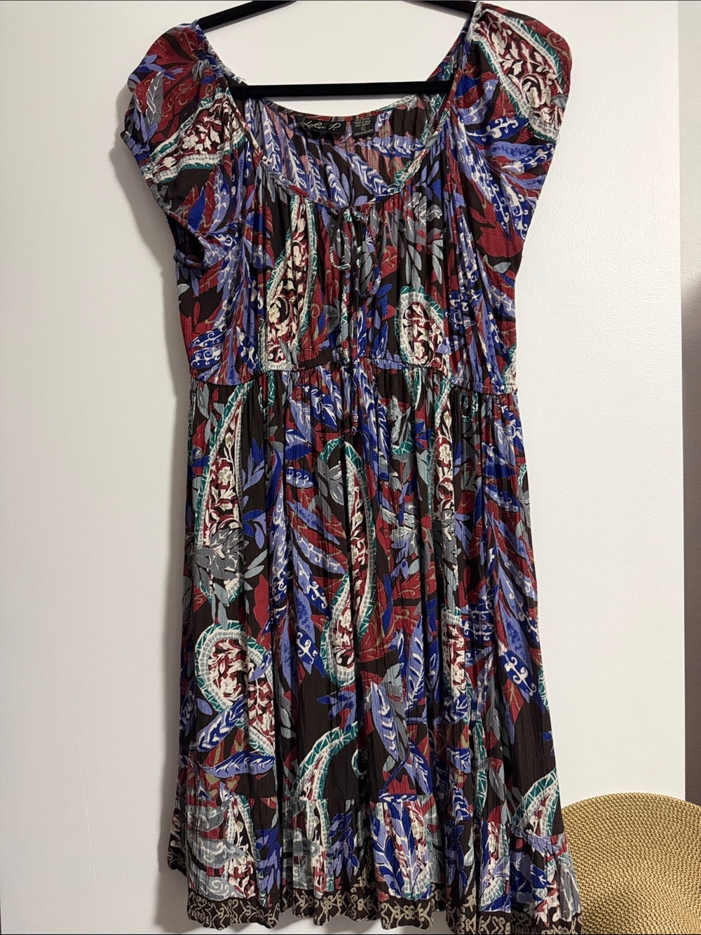 LolaP Striking KneeLength Cotton DRESS Ruffle Hem Elastic waist Short Slv EUC
